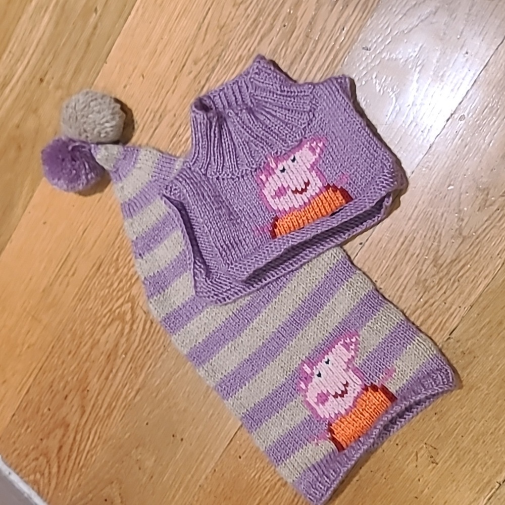 Peppa pig set - hat & scarf